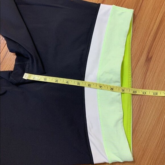 Lululemon Run: Inspire Crop II Black & Green - Picture 13 of 16